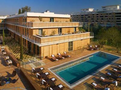 Courtyard By Marriott