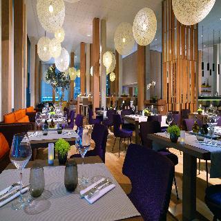 Courtyard By Marriott Hotel