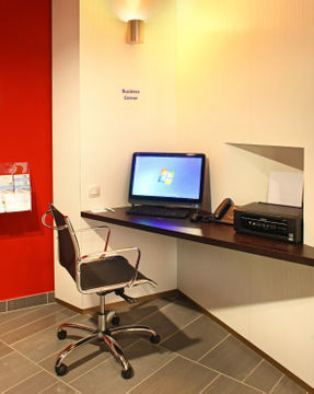 Holiday Express - Odysseum By Ihg Hotel
