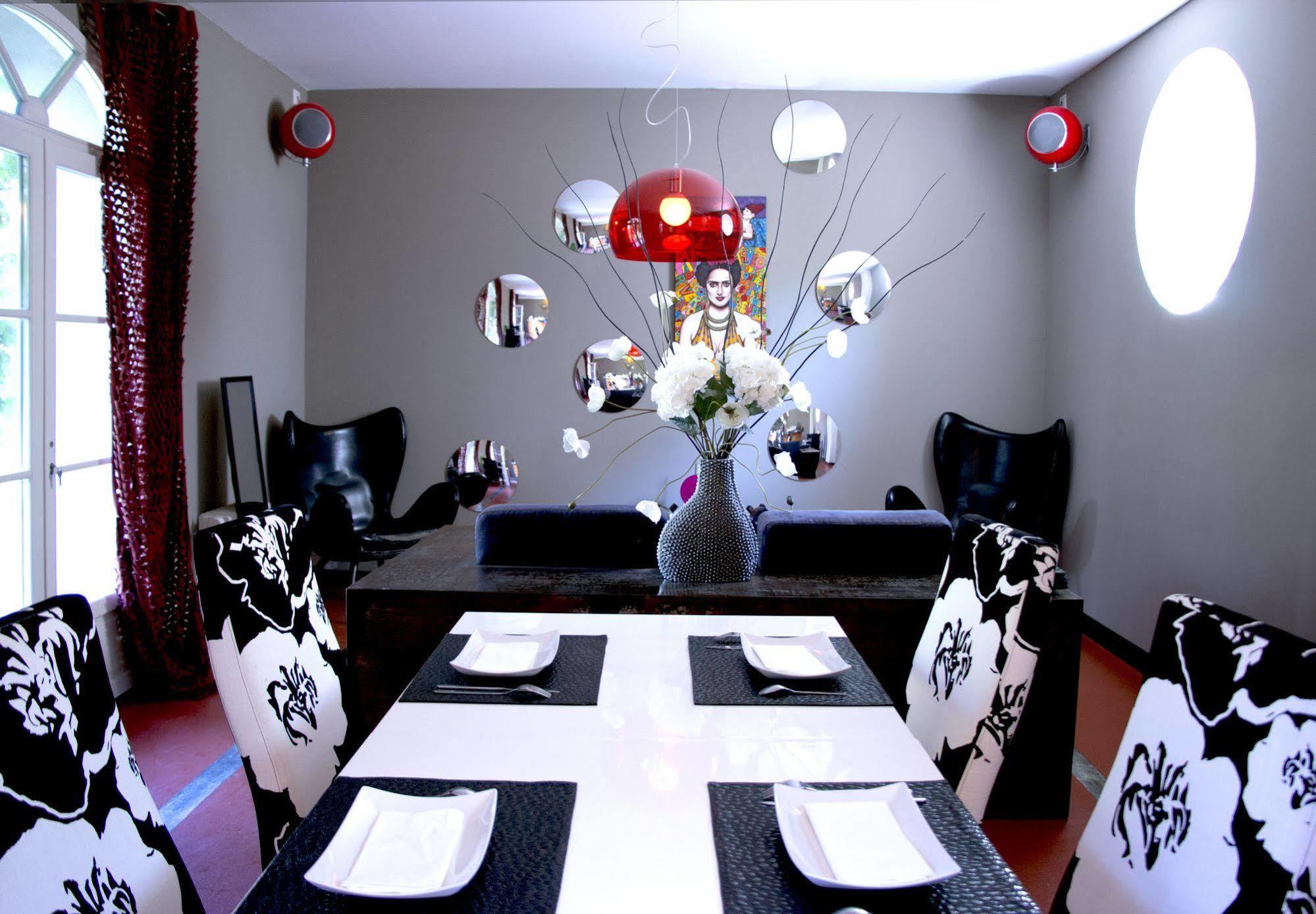 La Nova Hotel
