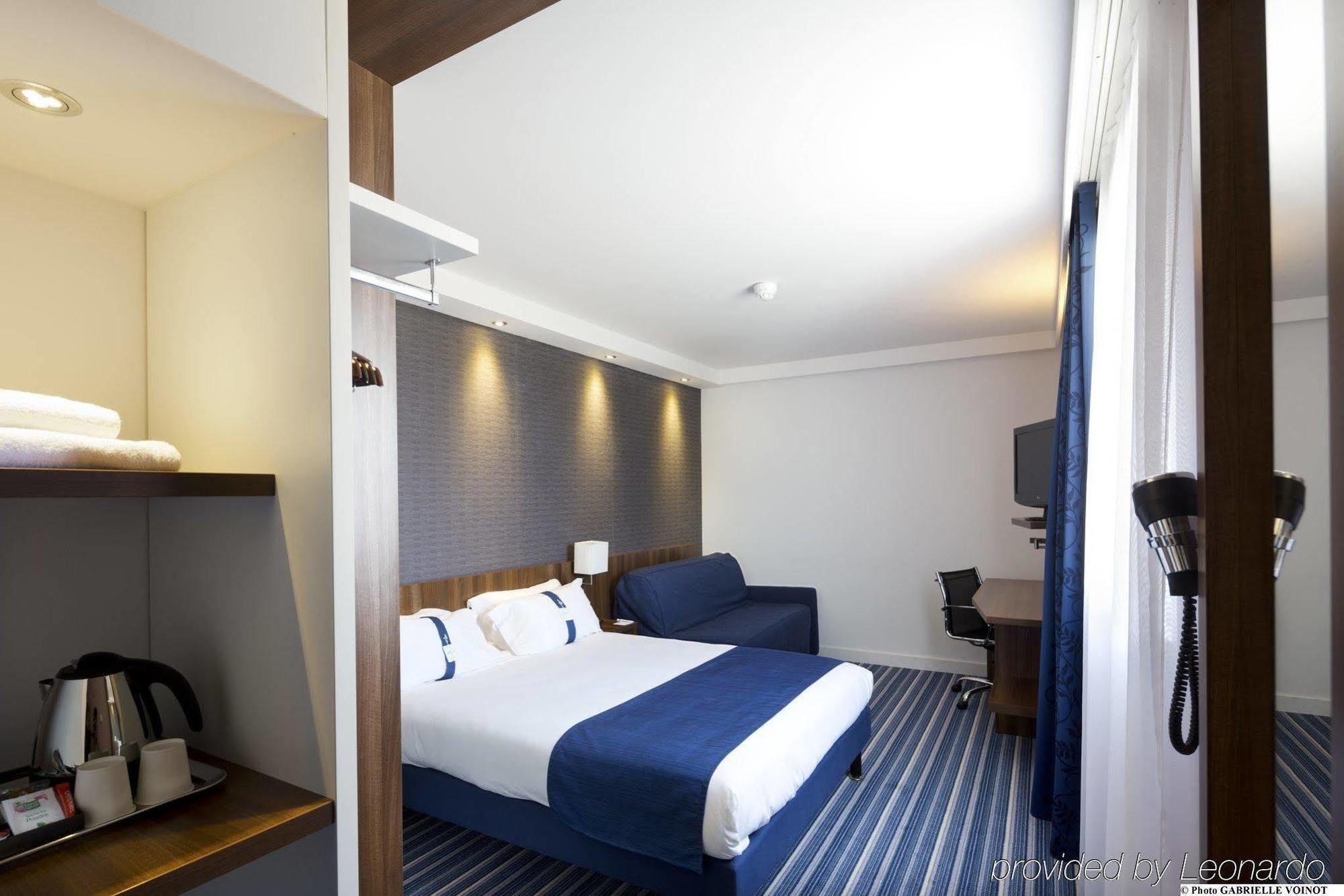 Hotel Holiday Express - Odysseum By Ihg