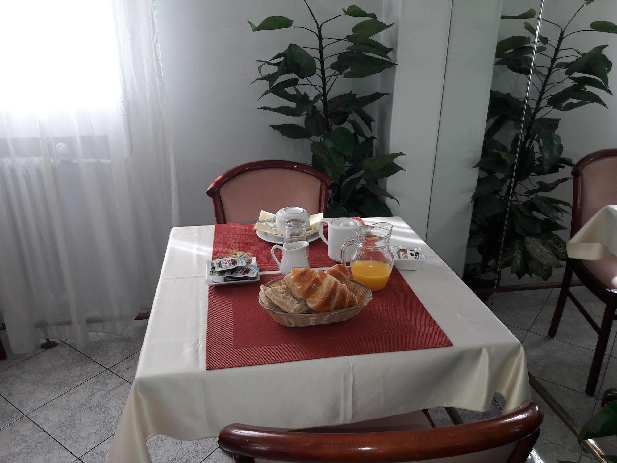 Les Troenes 2* Montpellier
