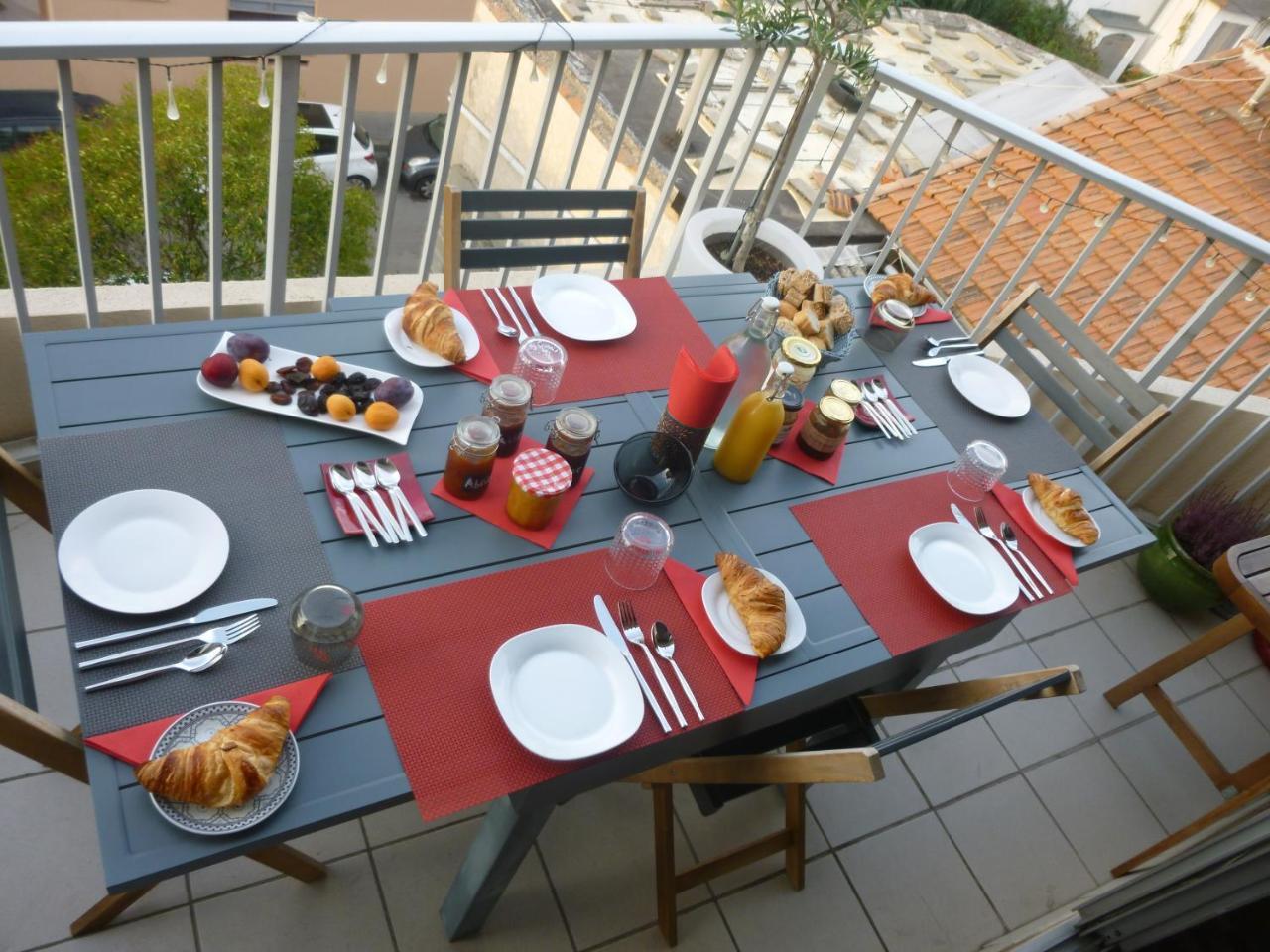1 Chambre, 1 P'tit Dej', 1 Sourire Bed & Breakfast