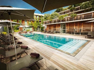 Courtyard By Marriott