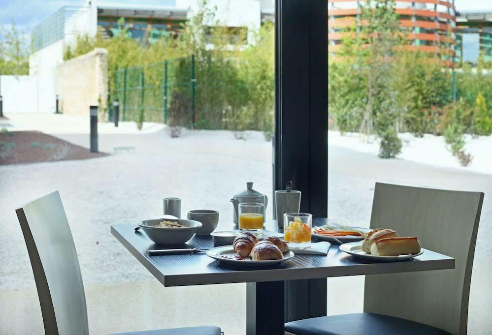 Holiday Express - Odysseum By Ihg
