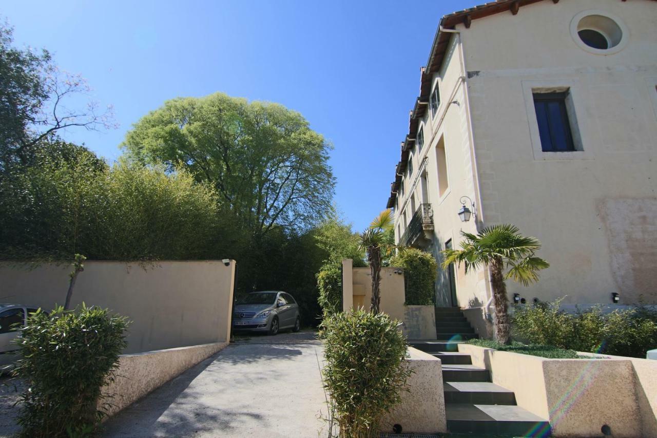 Apartment T2 Les Arceaux Quiet, City Center, Private Parking *