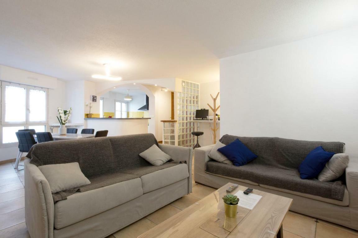 Privé 80m Carré, 2 Chambres, 1 Place De Parking