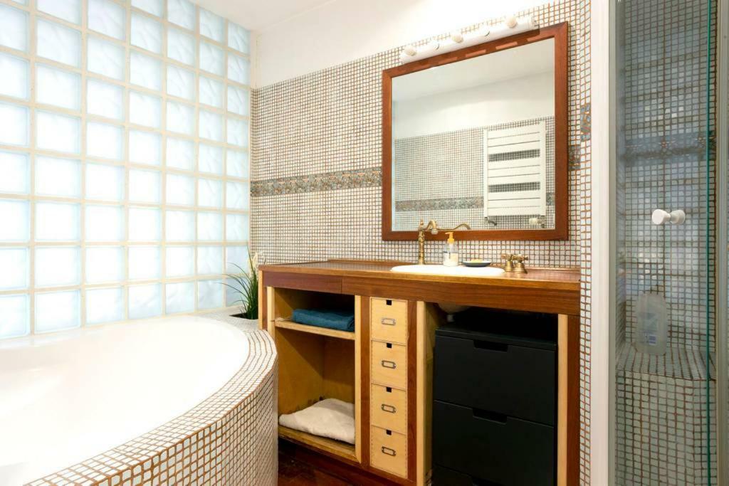 Privé 80m Carré, 2 Chambres, 1 Place De Parking Appartement *