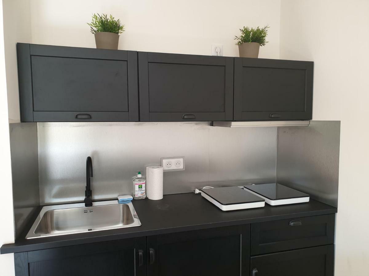 Apartment T2 Quiet, City Center, Private Parking *
