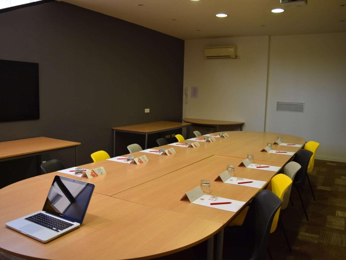Ibis Centre Polygone 3*
